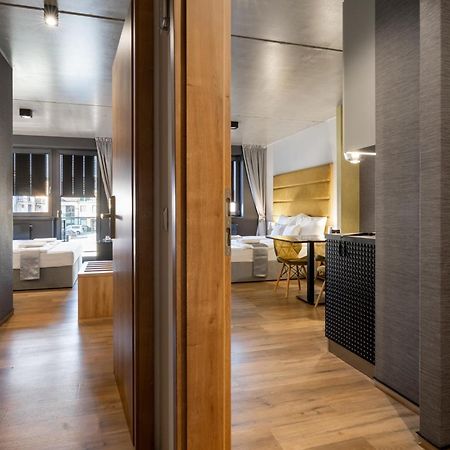 R31 Residence Sarvar Bagian luar foto