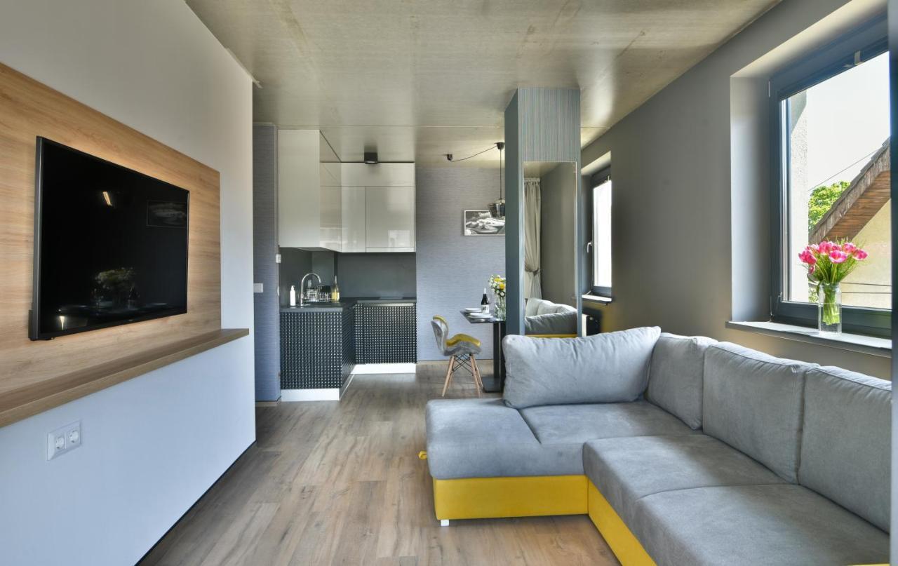 R31 Residence Sarvar Bagian luar foto
